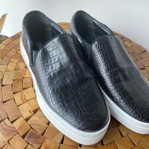 SCHUTZ croc slip on sneaker